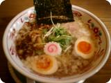背脂揚げたまねぎラーメン